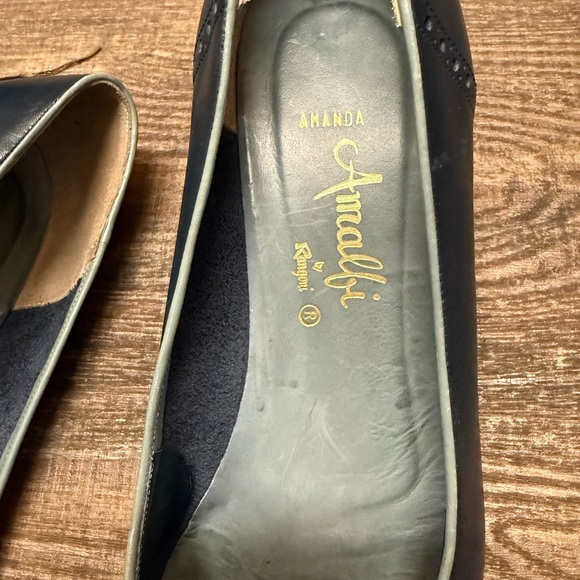 Amalfi 10.5B “Amanda” EUC Blue tassel small heels with  Decorative Perforations - Picture 9 of 14